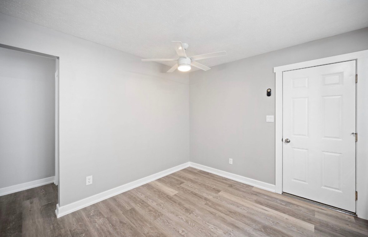 Building Photo - 2026 Dowd Ave