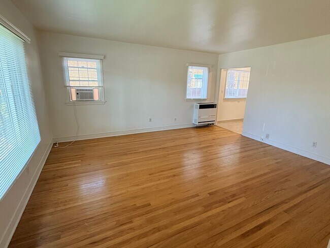 Building Photo - 820 S Arlington Ave