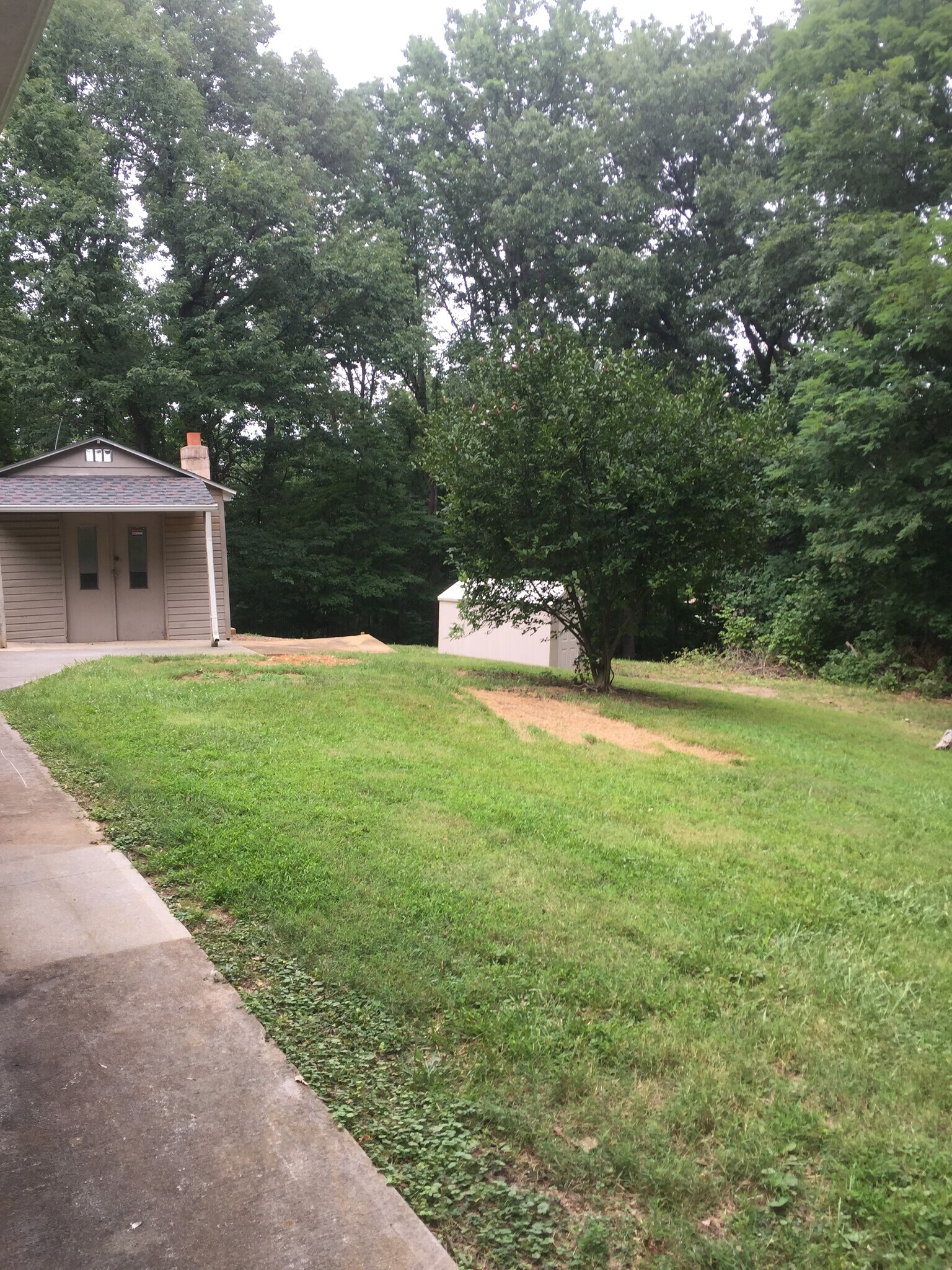 Building Photo - 18 Oakwood Dr