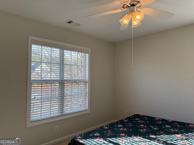 Building Photo - 380 Vine Mountain Way