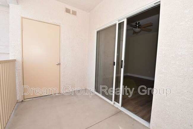 Building Photo - 8555 W Russell Rd