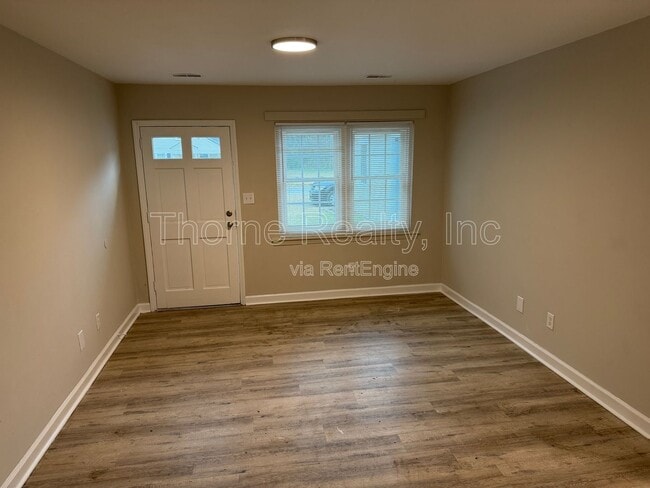 Building Photo - 1318 Maple St