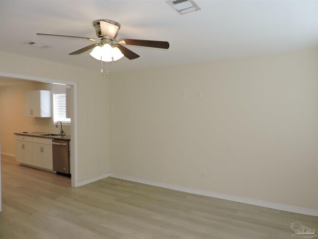 Building Photo - 1000 Polk Ave