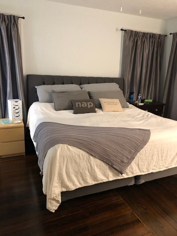 Building Photo - 66 Wren St