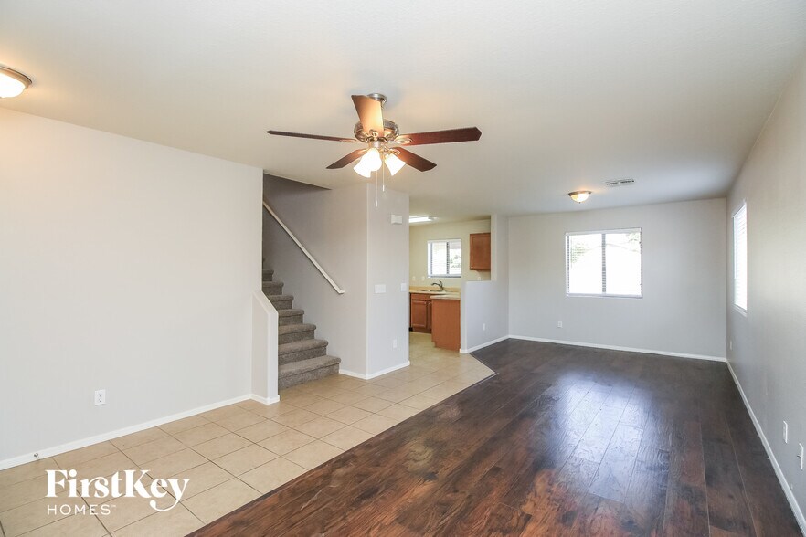 Building Photo - 1858 E Omega Dr