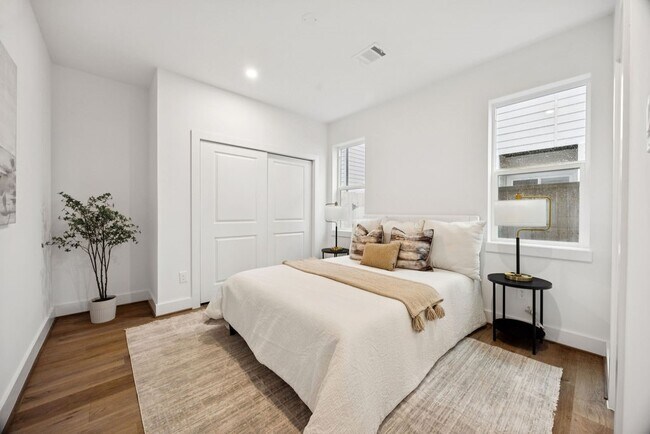 Building Photo - 2121 A Hoskins Dr