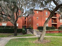 Building Photo - Spacious 1 Bedroom Ground Floor Condo