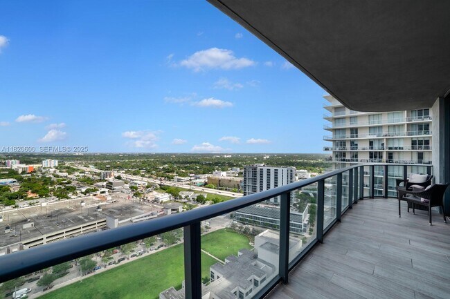 Building Photo - 121 NE 34th St