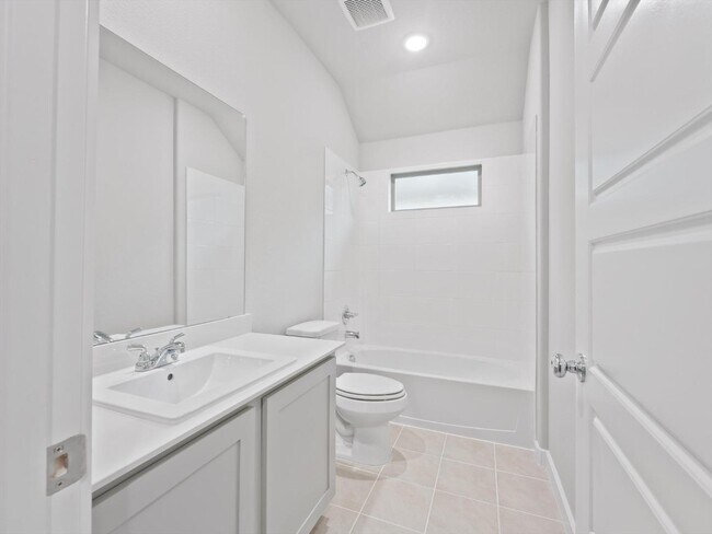 Building Photo - 564 Moonrise St