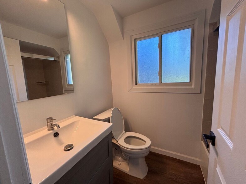 Building Photo - 16919 Monte Vista St