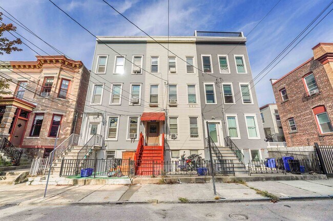 Building Photo - 155a Sherman Ave
