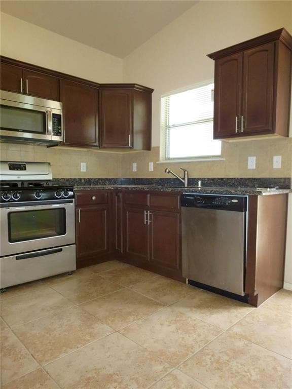 Building Photo - 14209 North Point Ave