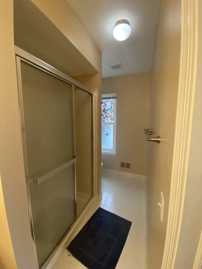 Building Photo - 3074 Ailsa Craig