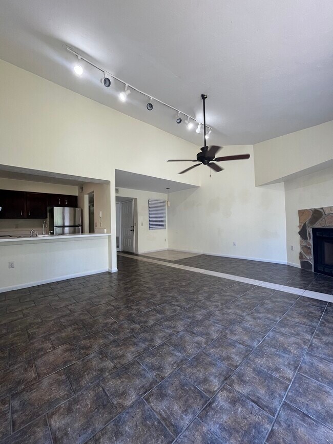 Building Photo - 4407 SW 21st Ln