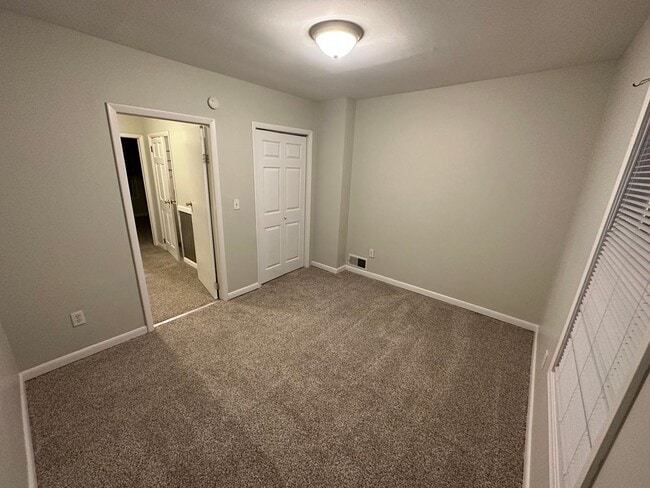 Building Photo - 4 1/2 Salisbury St