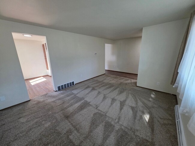 Building Photo - 1263-1265 Meadow Ln