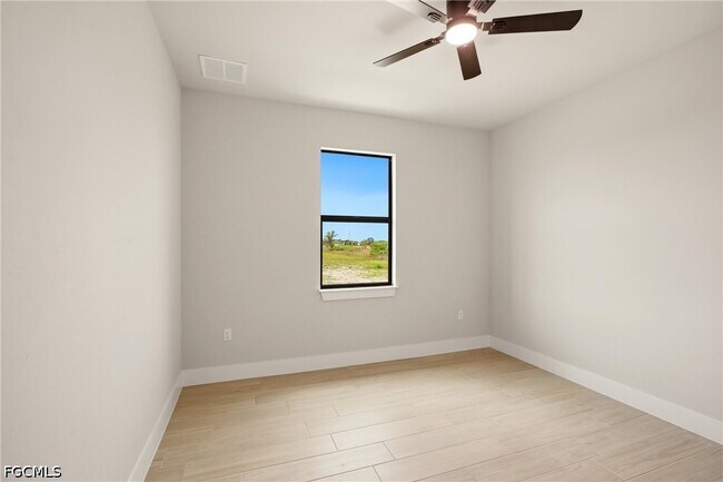 Building Photo - 2616 NW 9th Ave