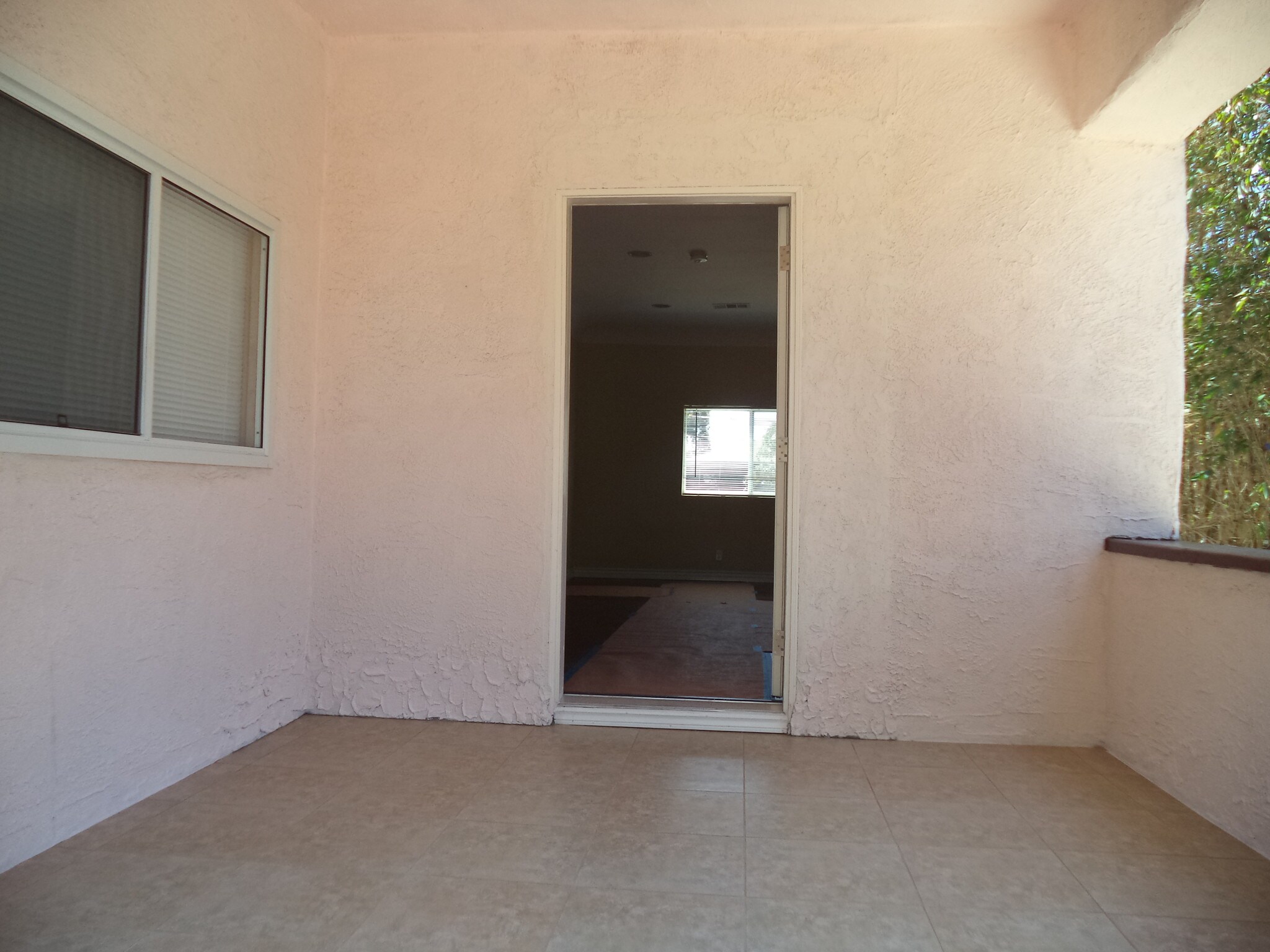 Building Photo - 3334 Drew St