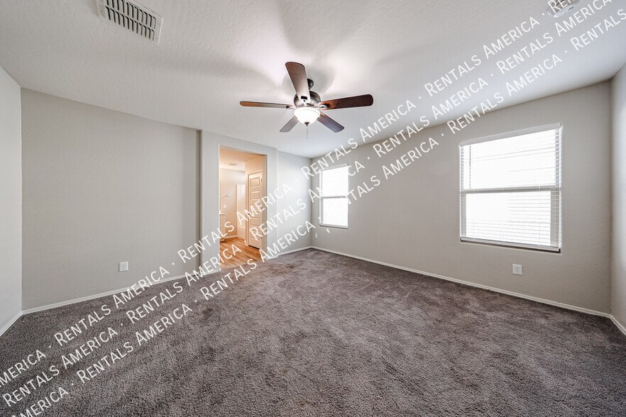 Building Photo - 932 Kachina Dr