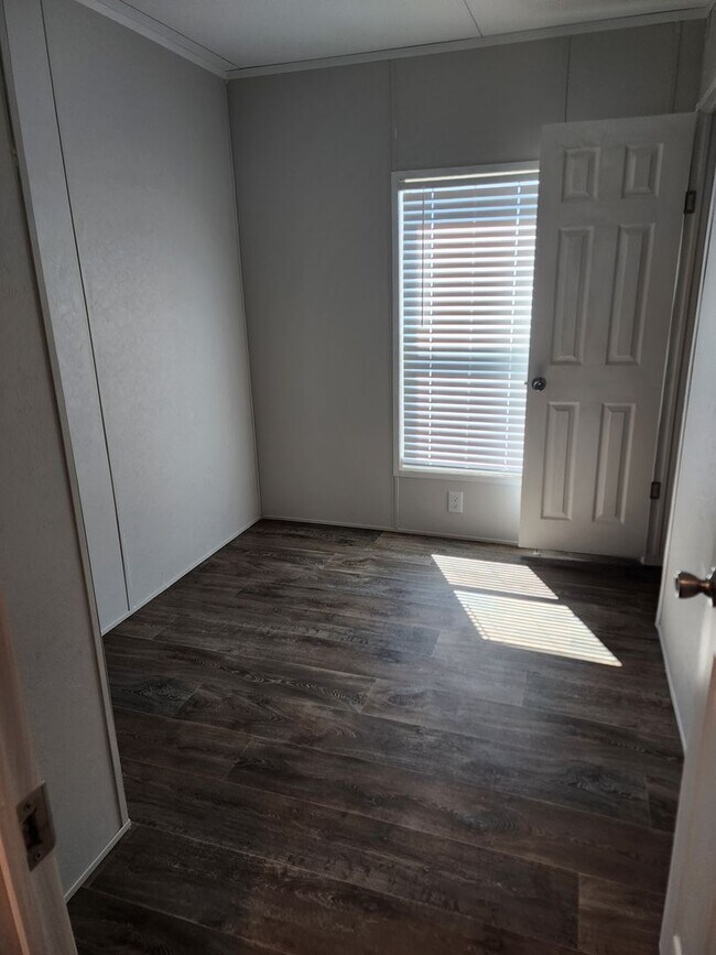Building Photo - 220 CR 2600
