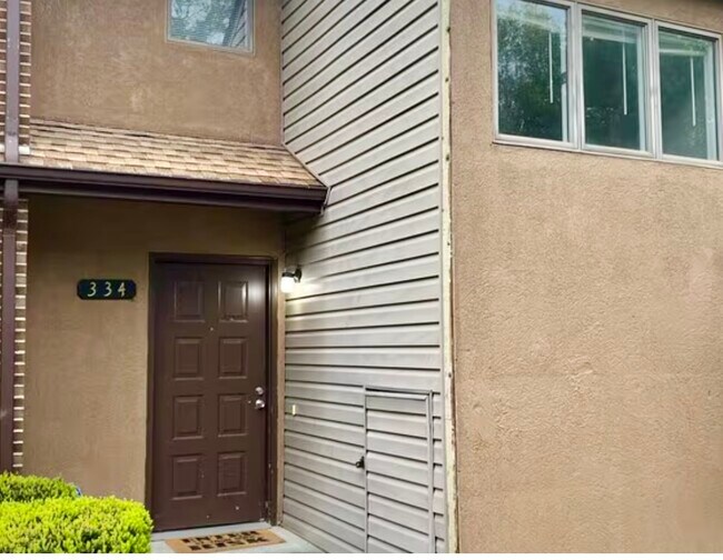 Located on Blacksburg Transit route - 334 Shenandoah Cir