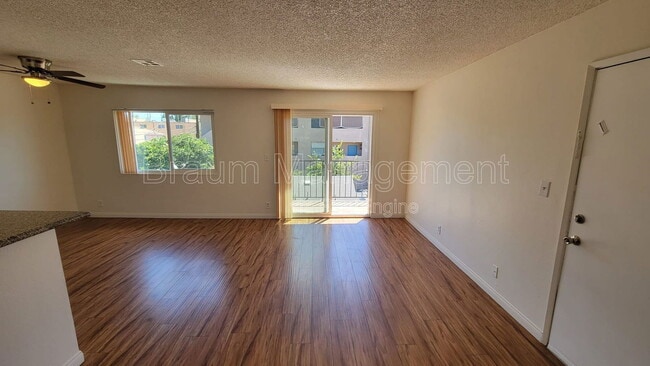 Building Photo - 14801 Delano St