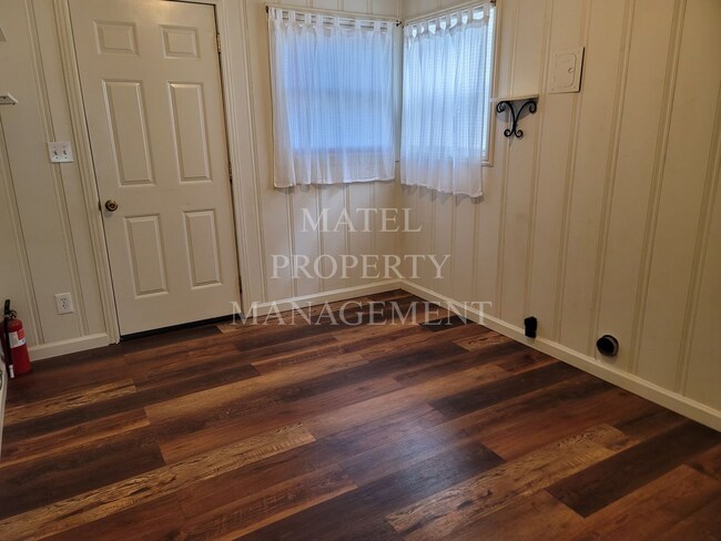 Building Photo - No Deposit