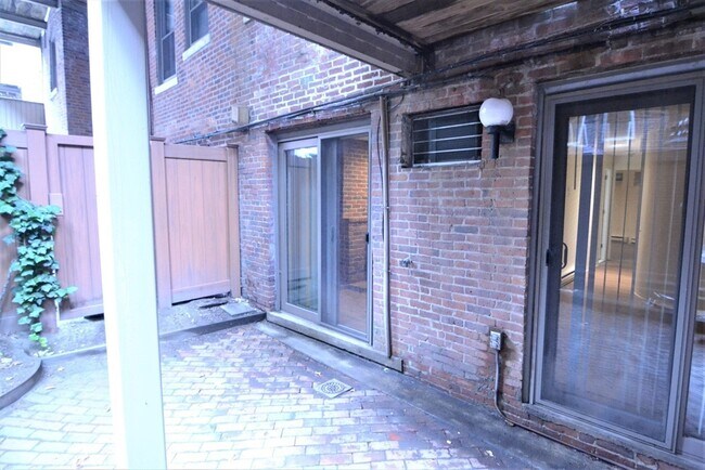 Building Photo - 67 St Germain St