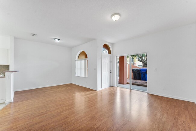 Building Photo - 1407 S Santa Catalina Cir