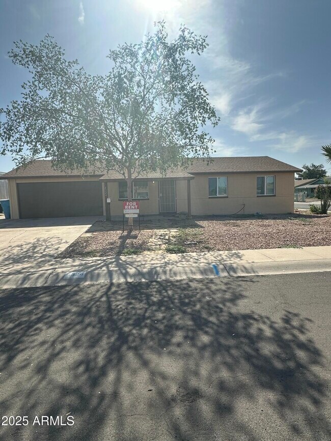 Building Photo - 4324 N 72nd Dr