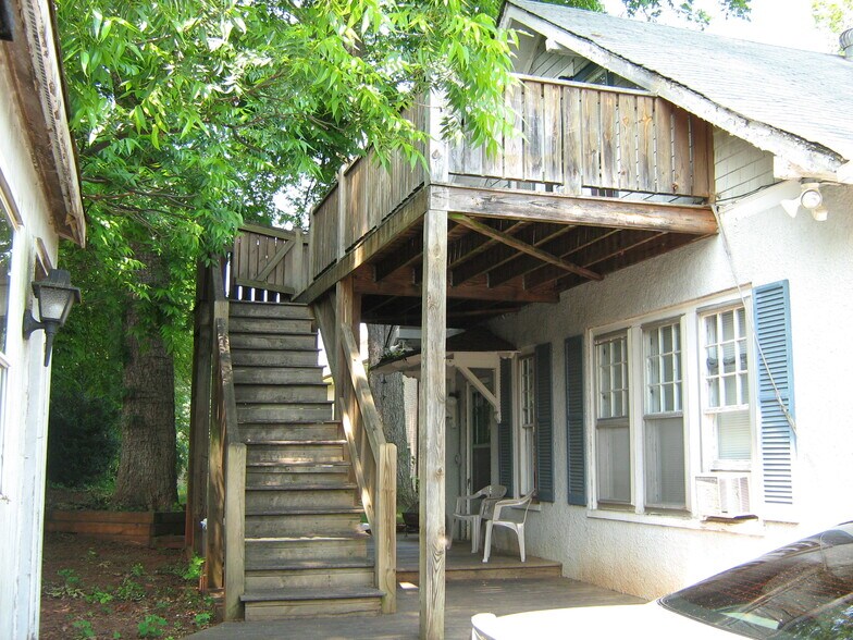 Building Photo - 210 Todd Ave