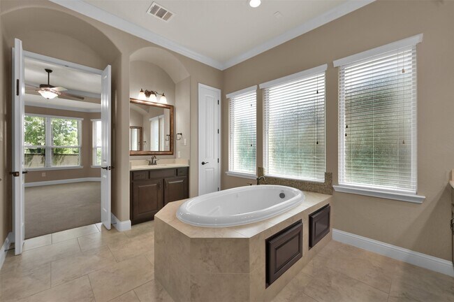 Building Photo - 42 Caprice Bend Pl