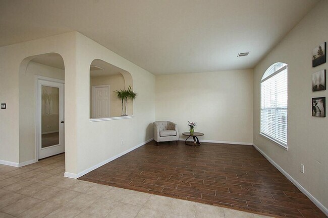 Building Photo - 29619 S Legends Bend Dr