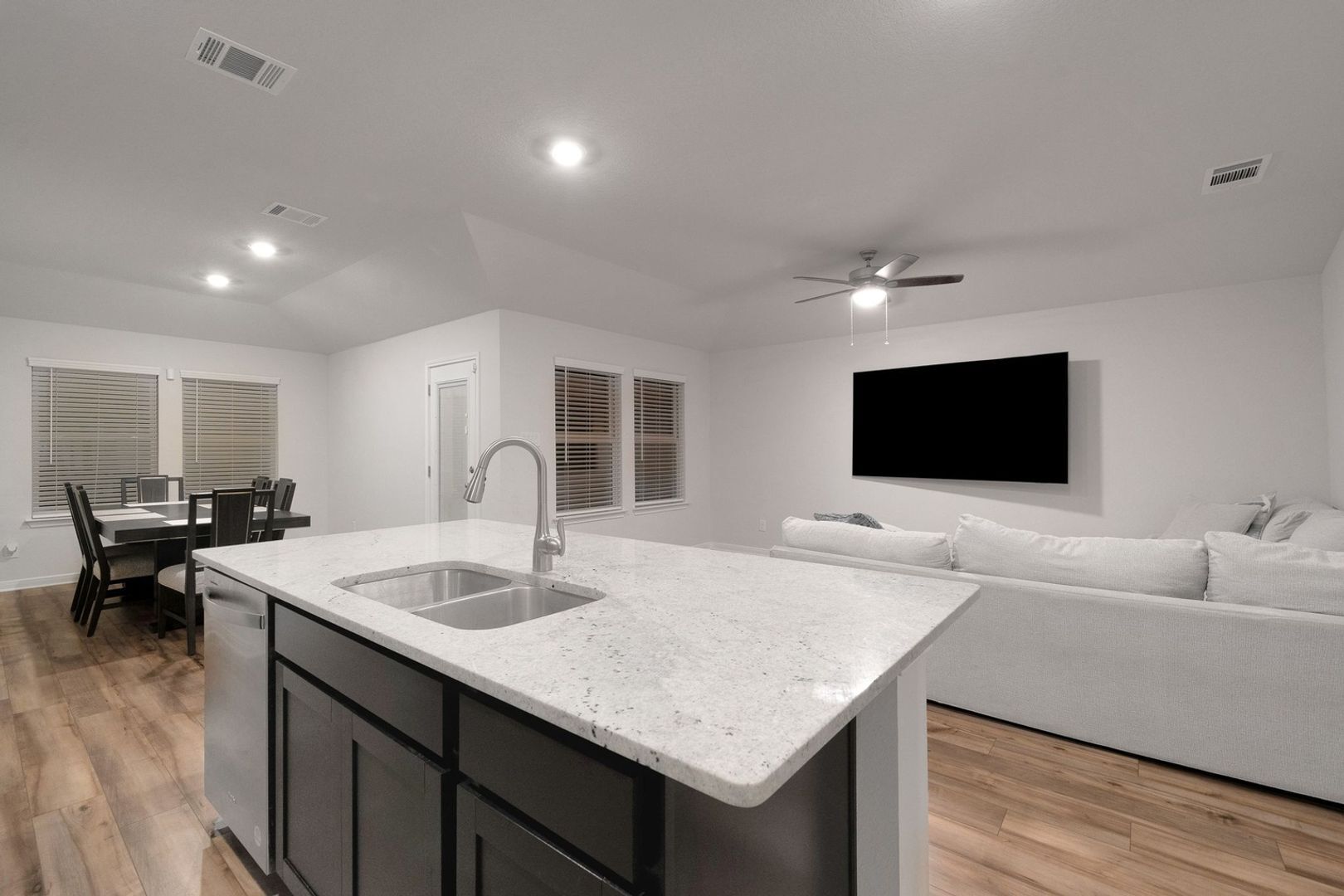Building Photo - 3025 Charyn Wy