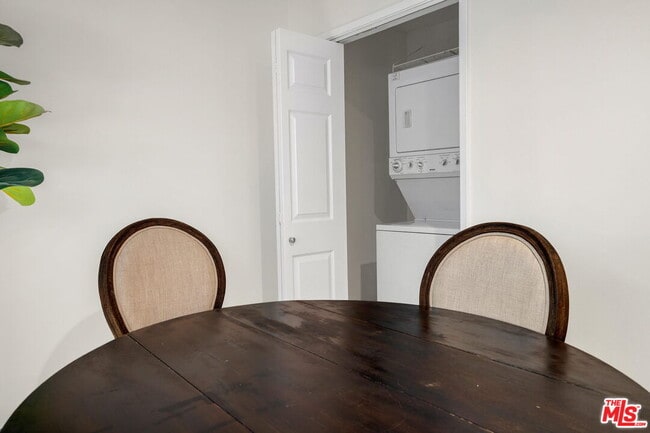 Building Photo - 11959 Dorothy St