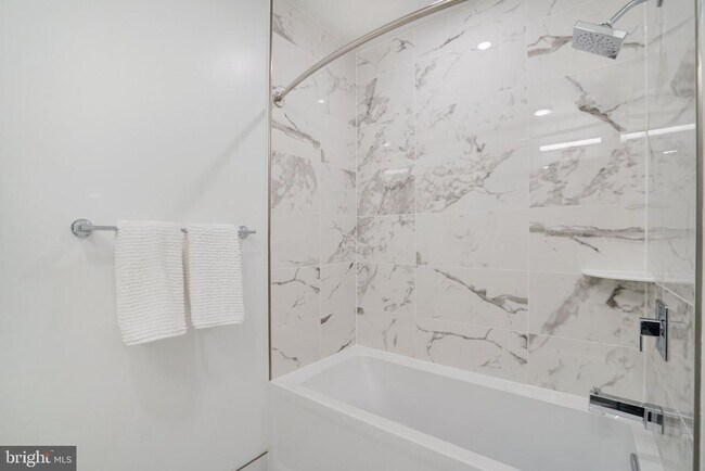 Building Photo - 801 N Fairfax St