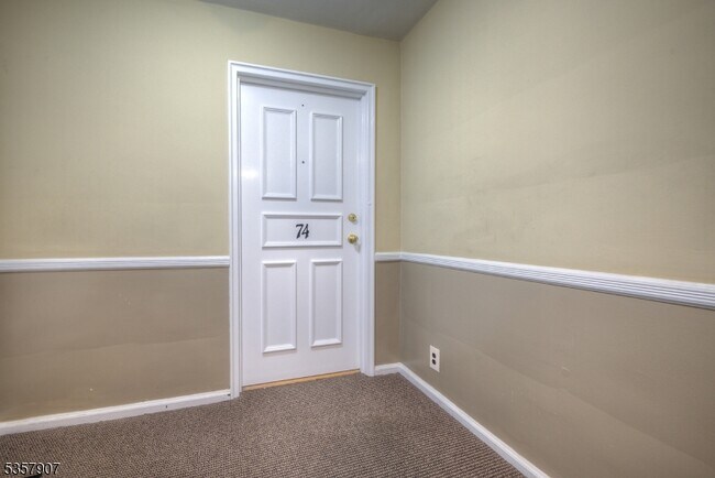 Building Photo - 349 Bloomfield Ave