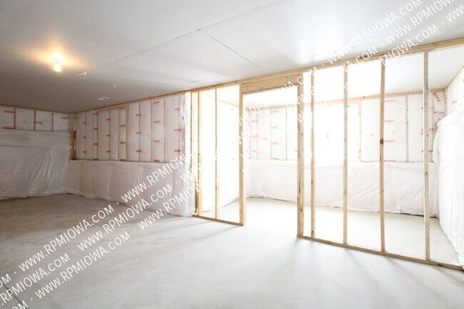 Building Photo - 3009 NW 29th St