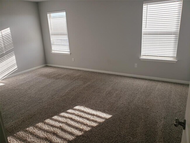 Building Photo - 124 Peruvian Ln