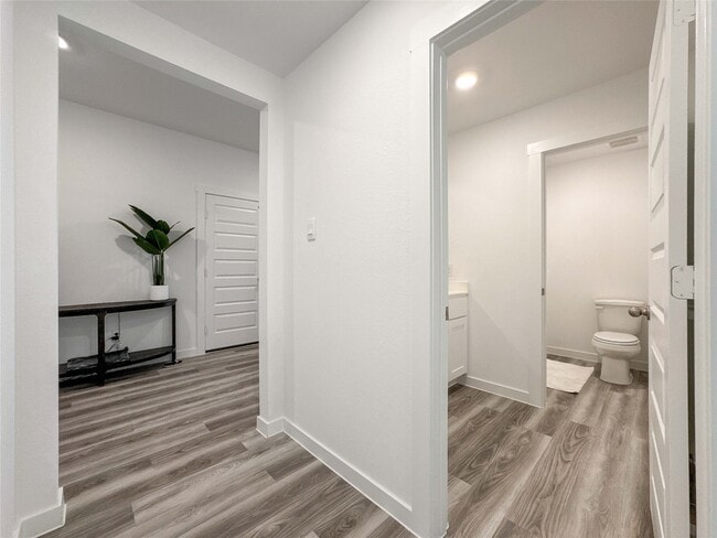 Building Photo - 8706 Marlow Dr