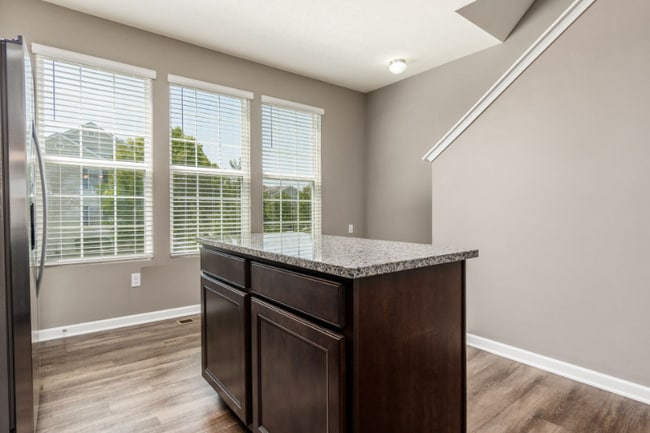 Building Photo - 456 Autumn Ridge Cir