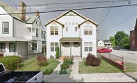 Building Photo - 3 bedroom 1.5 bath South Oakland!! Availab...