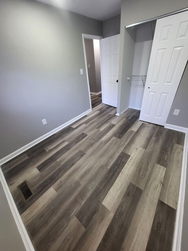 Building Photo - 3Bed 3 Bath Finished Basement!