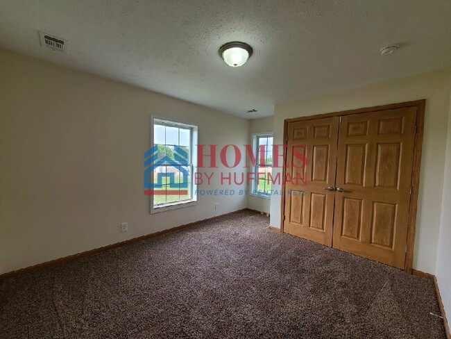 Building Photo - Three Bedroom Townhouse | Two Bath | Chandler