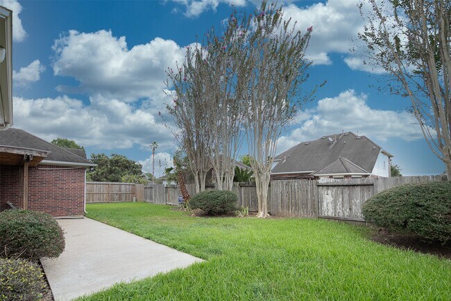Building Photo - 2407 Hanston Ct
