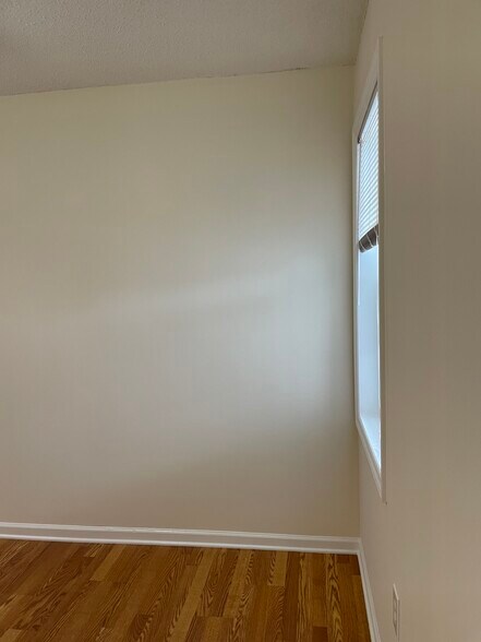 Building Photo - 2010 Wolfmill Drive Unit 304
