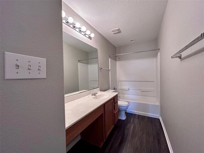 Building Photo - 8916 Ipswich Bay Dr