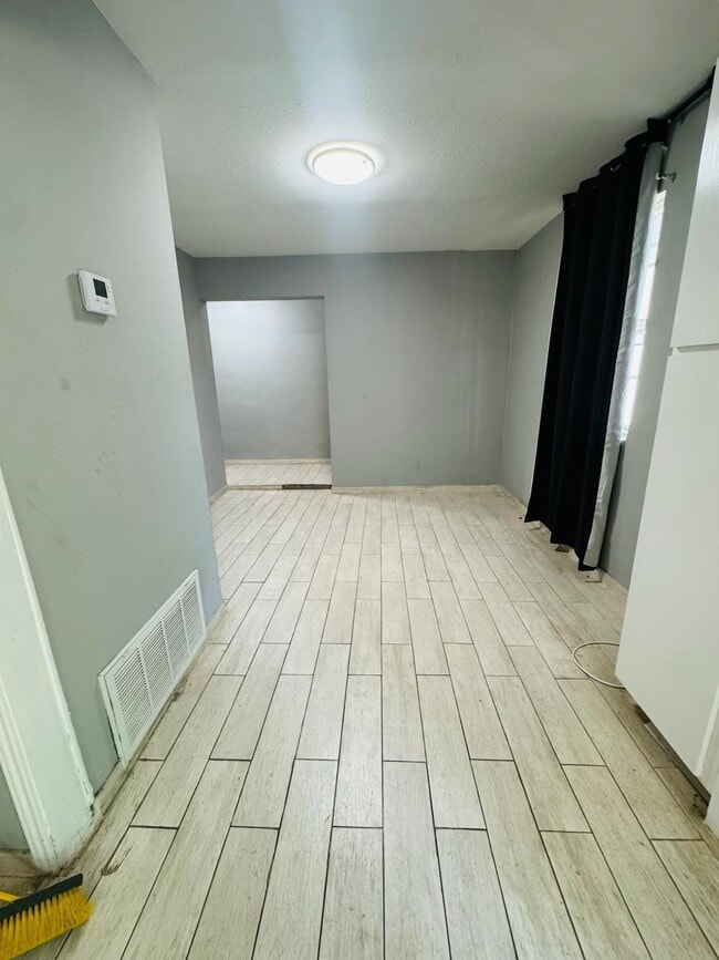 Building Photo - 112 Mirasol Dr