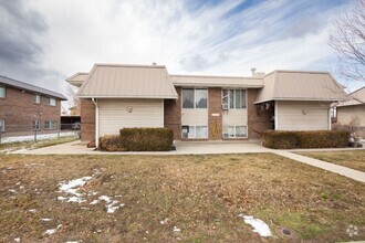 Building Photo - 2 Bedroom, 1 Bathroom Condo in West Valley...