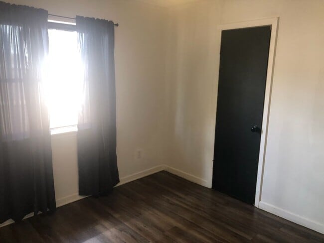 Building Photo - Cute 3 Bedroom House in Longview ISD